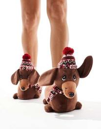 asosにおける￥18でのASOS DESIGN Zizzle sausage dog slippers in brownのオファー